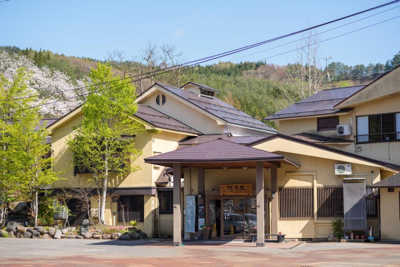 Готель Onogawa Onsen Kajikaso Йонедзава Екстер'єр фото